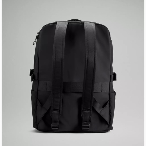 lululemon New Crew Backpack  NWT - Picture 3 of 6